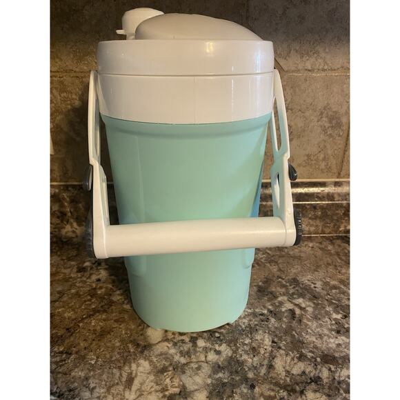 IGLOO 1/2 Gallon Sport Beverage Jug New - Picture 4 of 9
